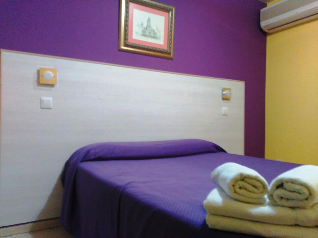 Hostal Ds Velilla de San Antonio Exterior foto