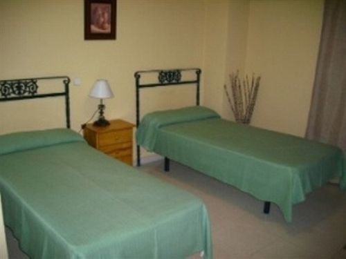 Hostal Ds Velilla de San Antonio Exterior foto