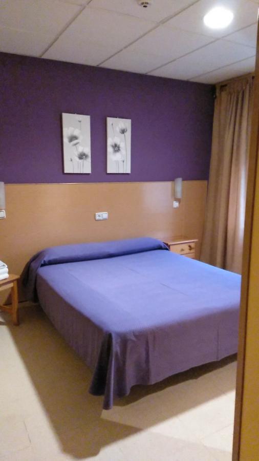Hostal Ds Velilla de San Antonio Exterior foto